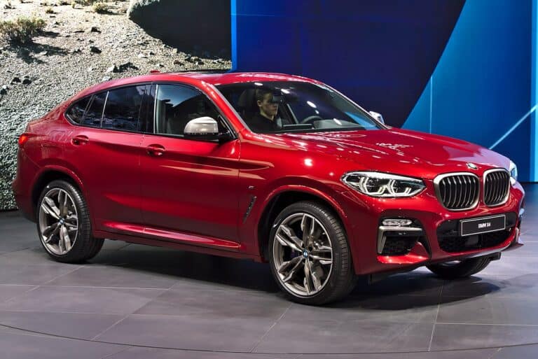 1280px-BMW_X4_M40d_Presentation_Genf_2018-min